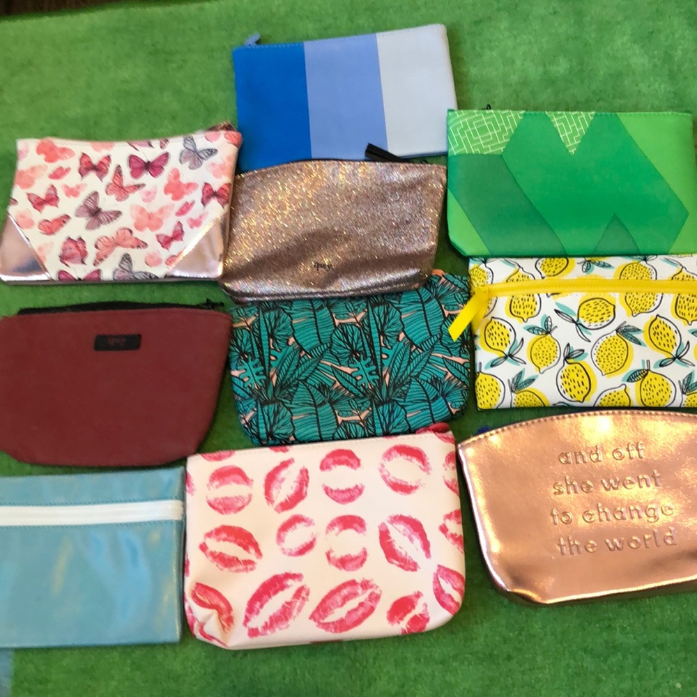 2 makeup bags for $5